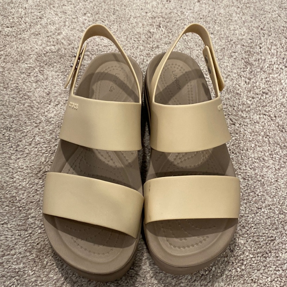 Crocs Brooklyn Wedge Sandal (7) in color Gold